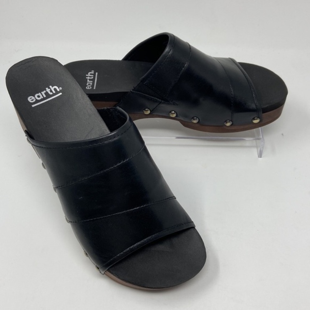 New in Box Earth Pine Tiga Black Soft Leather Slides Size 8.5